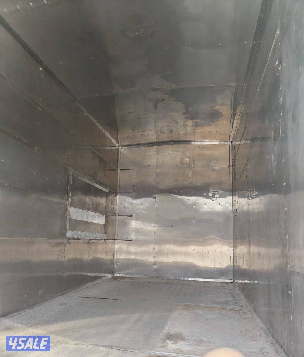 نصف شاحنة مقفلة3