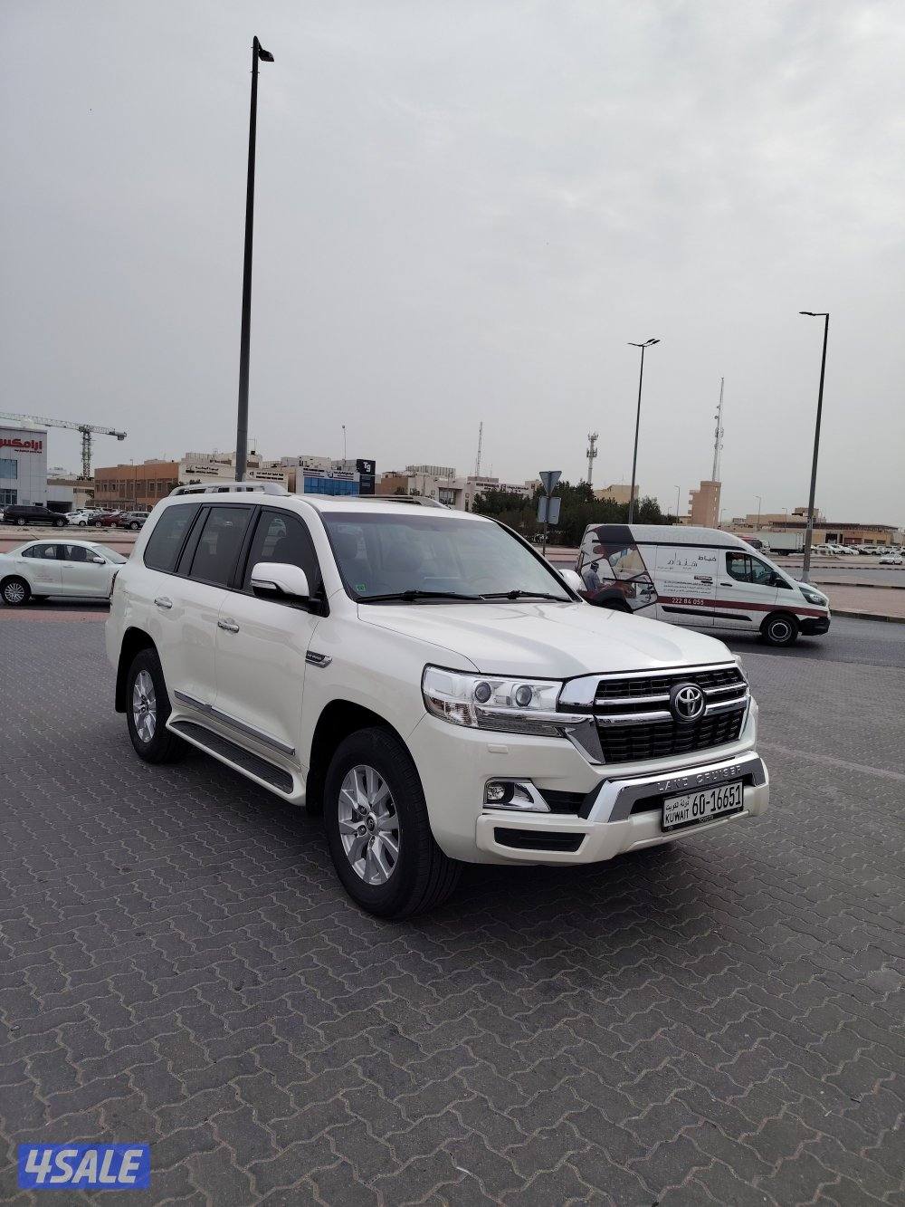 لاندكروز ٦سلندر ٢٠٢١ ماشي٥٠ الف كم صبغ وكاله3