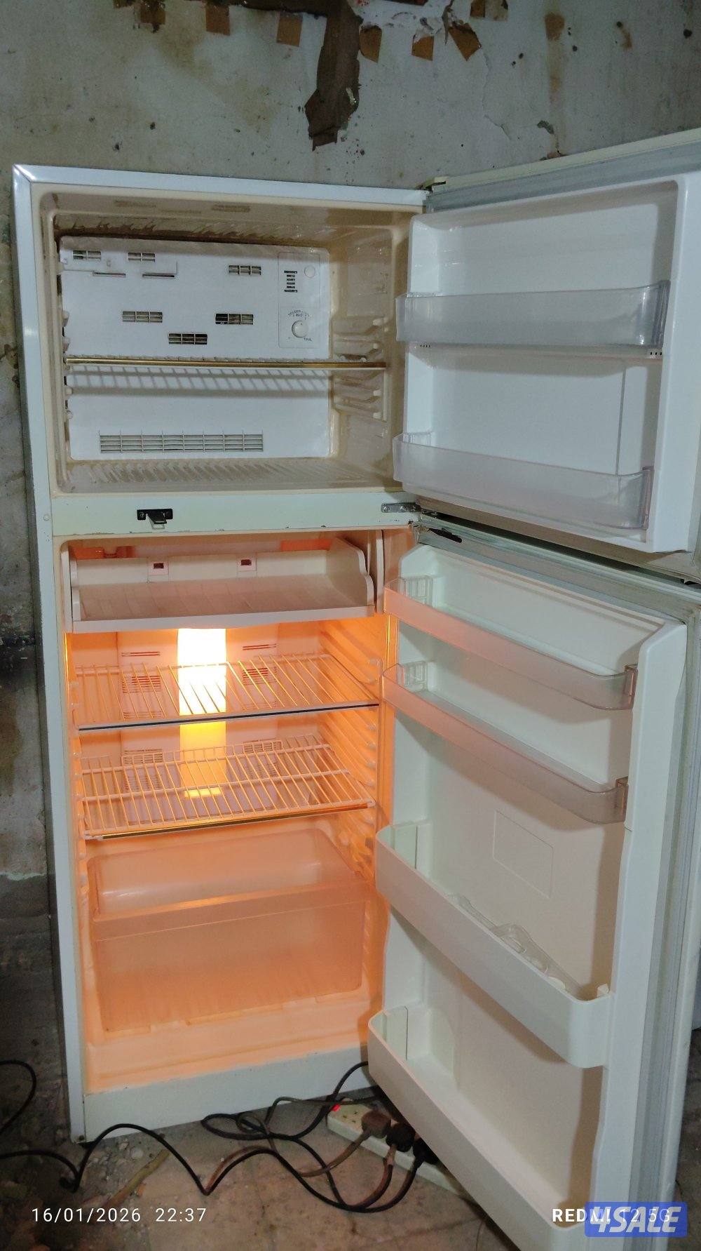 نبيع ثلاجه هيتاشي 20 قدم بحاله ممتازه6