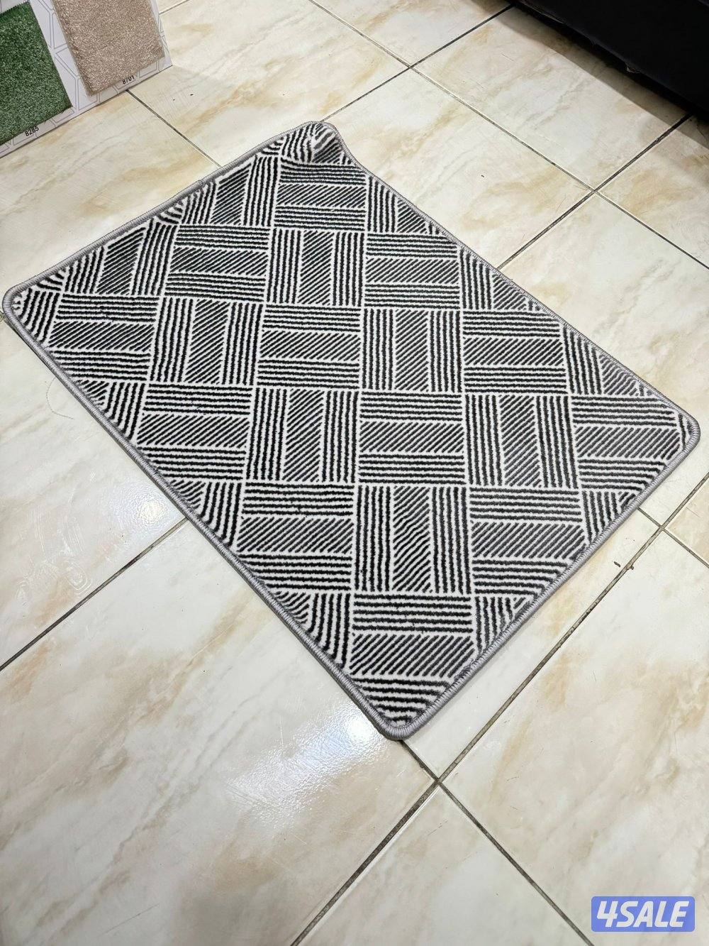للبيع سجاد تركي سادة ومشجر مساندة وحفر يدوي وستائر6