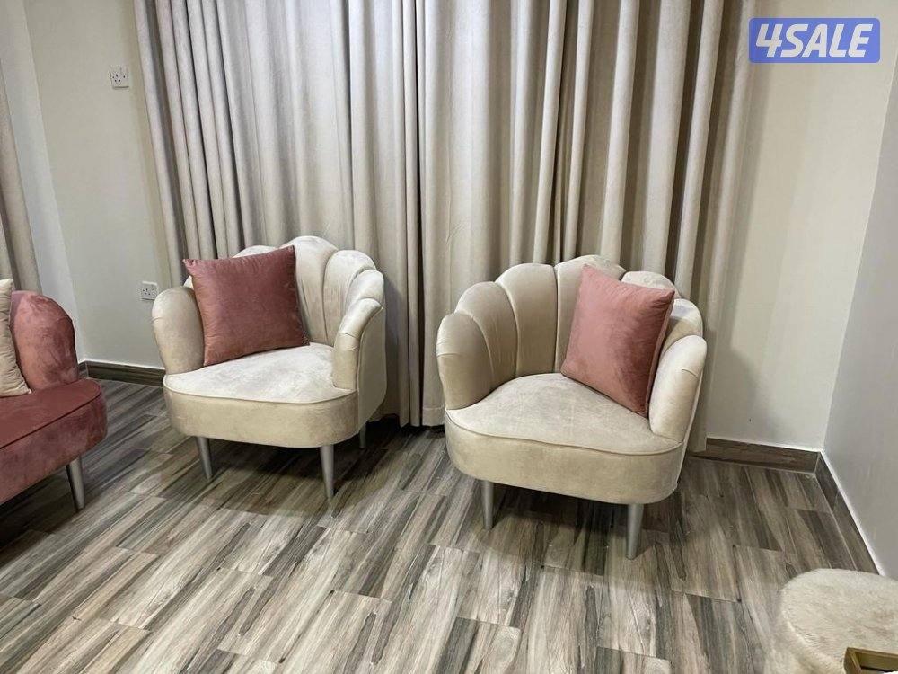 للبيع سجاد تركي سادة ومشجر مساندة وحفر يدوي وستائر8