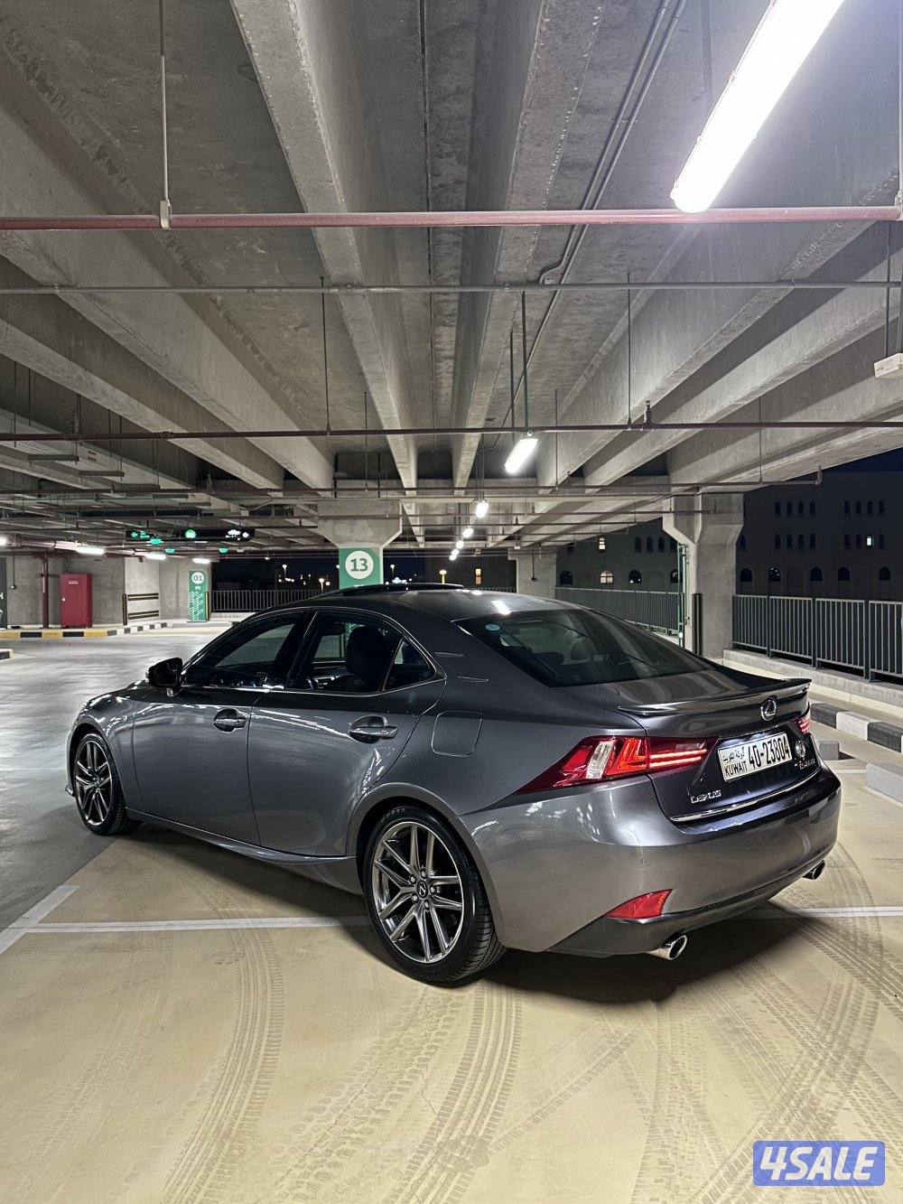 للبيع لكزس is350Fsport3