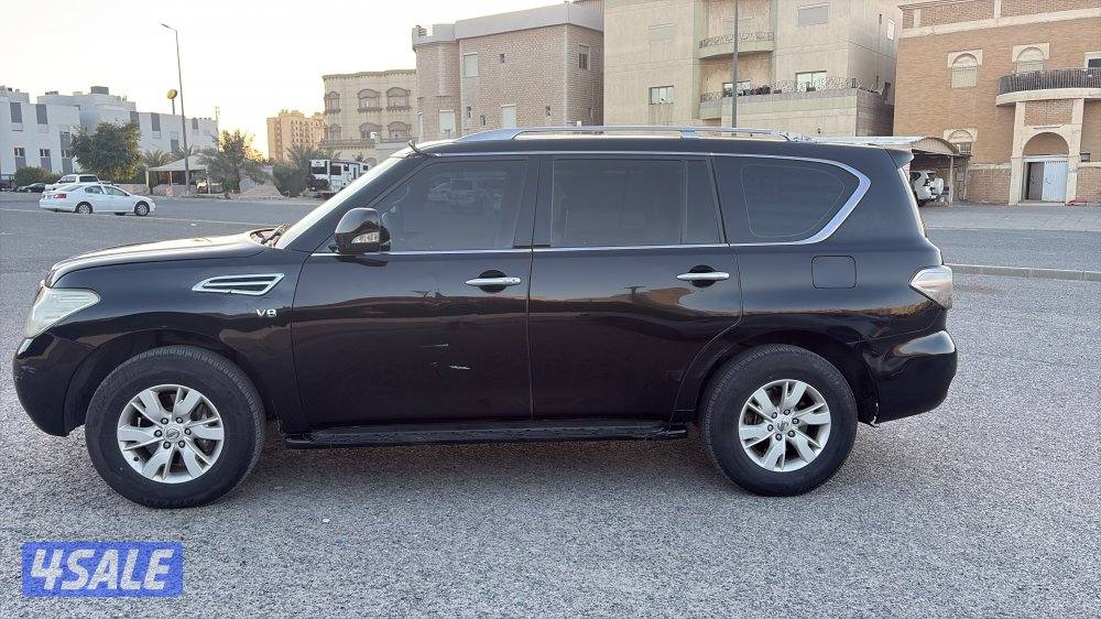 للبيع باترول موديل ٢٠١٣ se اسود ماشي ٢٥٧ فتحه ثلاجه بصمة شرط فحص قير م2