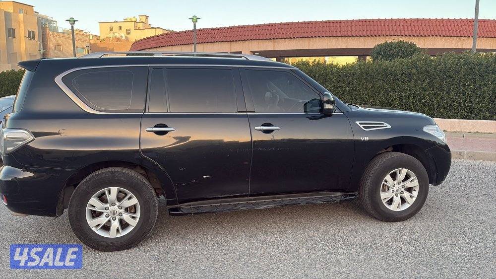 للبيع باترول موديل ٢٠١٣ se اسود ماشي ٢٥٧ فتحه ثلاجه بصمة شرط فحص قير م4