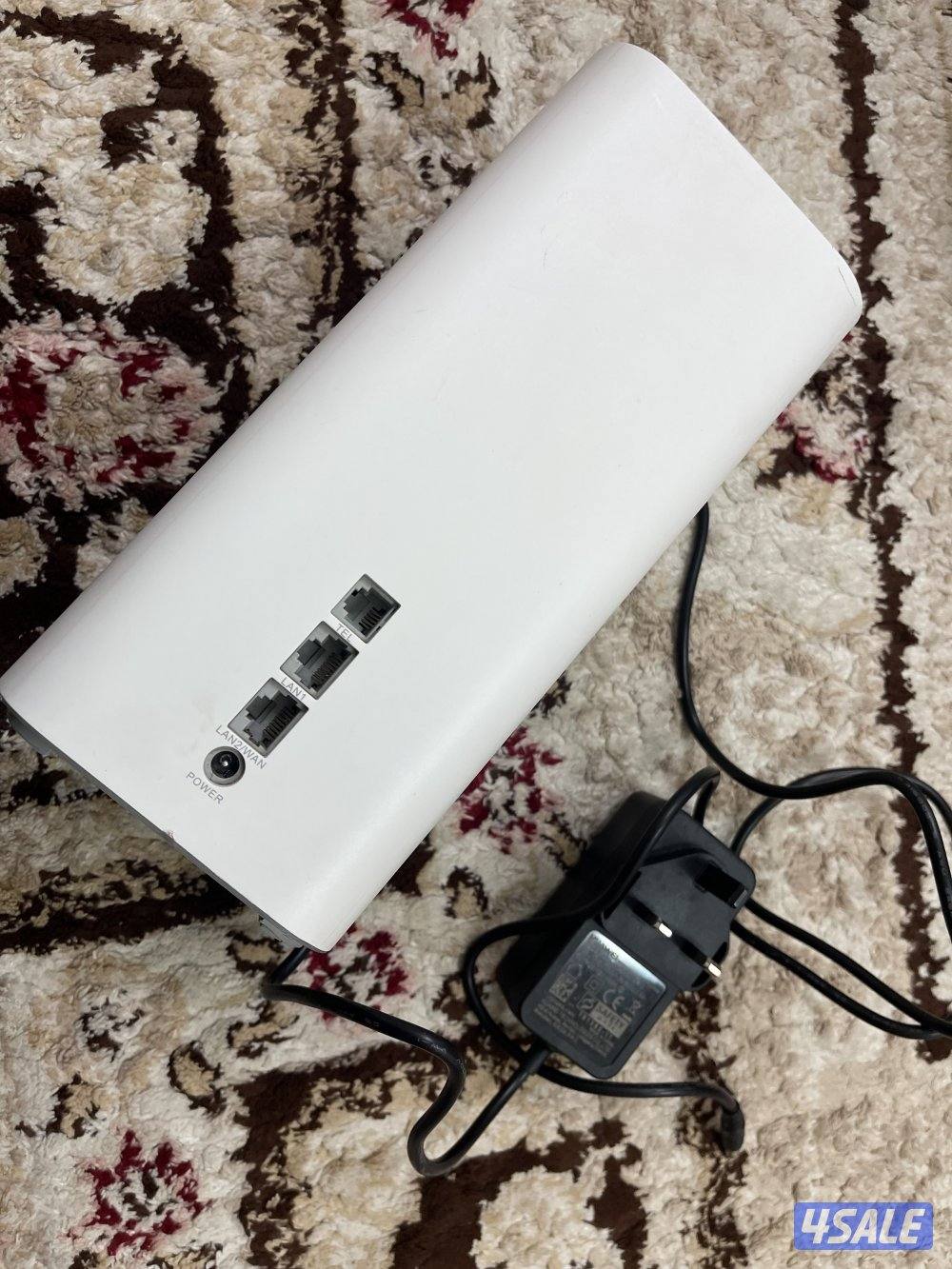 راوتر هواوي ثابت برو 4 نظيف وشغال تمام شرط 5g مع الشحن الاصلي1