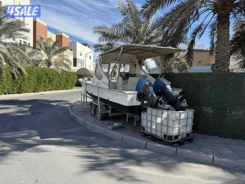 للبيع طراد رهيب ٢٥ قدم موديل 2004 مكاين ٨٥عدد ٢ مويل ٢٠١٢ شرط الفحص2