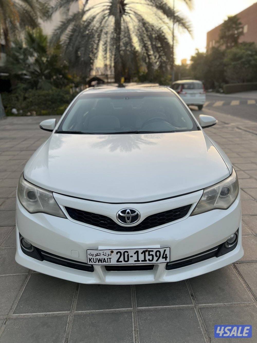 للبيع تويوتا كامري موديل 2012 بحالة ممتازة1