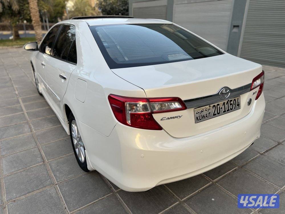 للبيع تويوتا كامري موديل 2012 بحالة ممتازة5