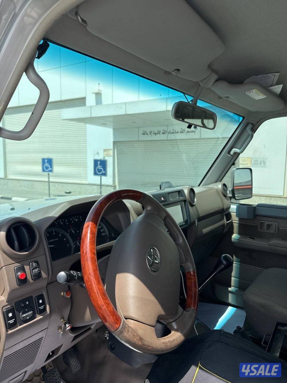 للبيع جيب شاص  موديل 2013  ماشي 300 مرخص رحلات شرط الفحص8