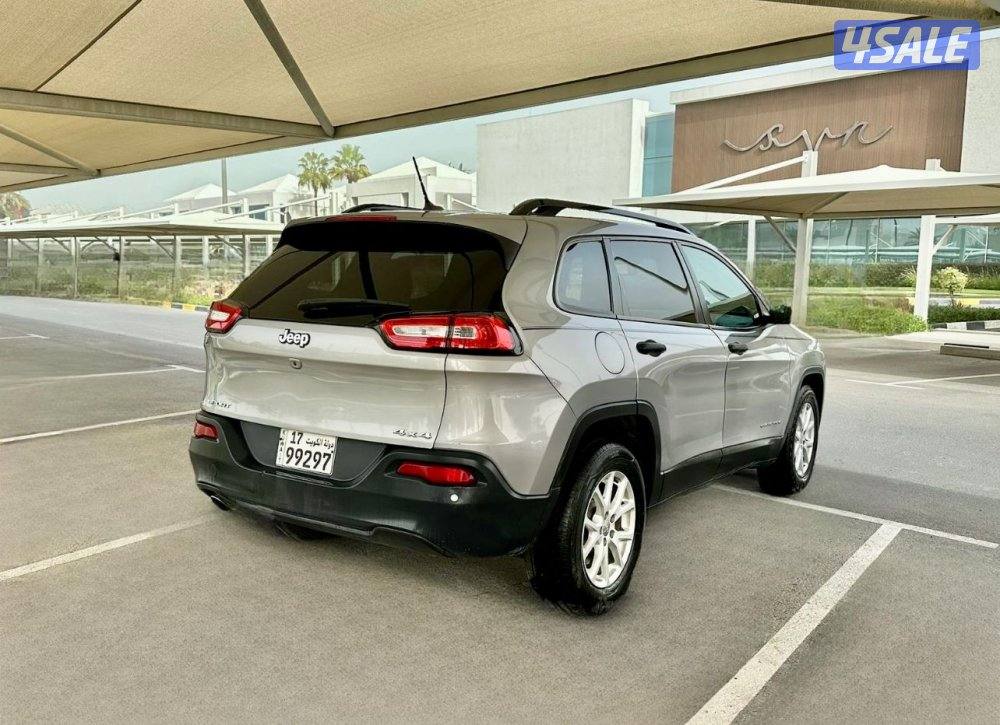 جيب شيروكي سبورت - الموديل:2016 - العداد:1766