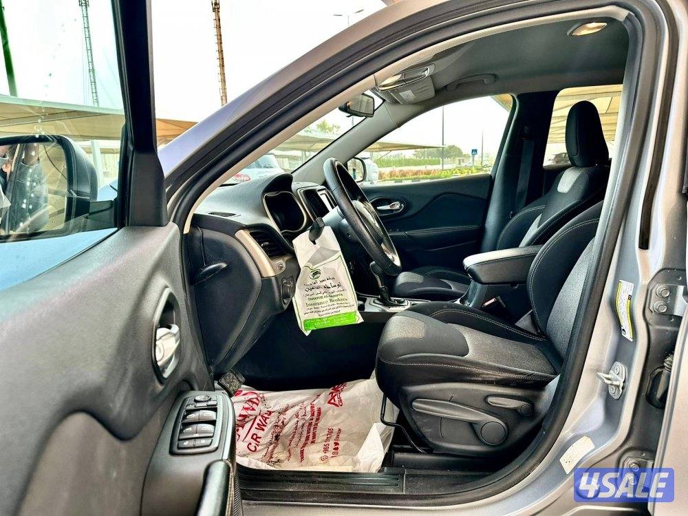 جيب شيروكي سبورت - الموديل:2016 - العداد:17614