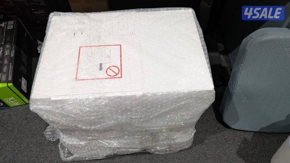 PS5 30th ANNIVERSARY EDITION (LIMITED COLLECTOR’S ITEM)6