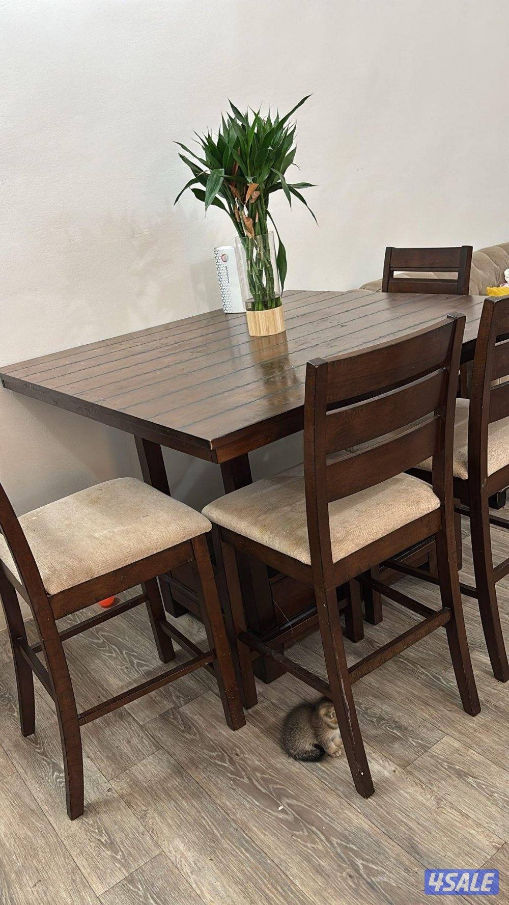 للبيع طاولة طعام كبيره2