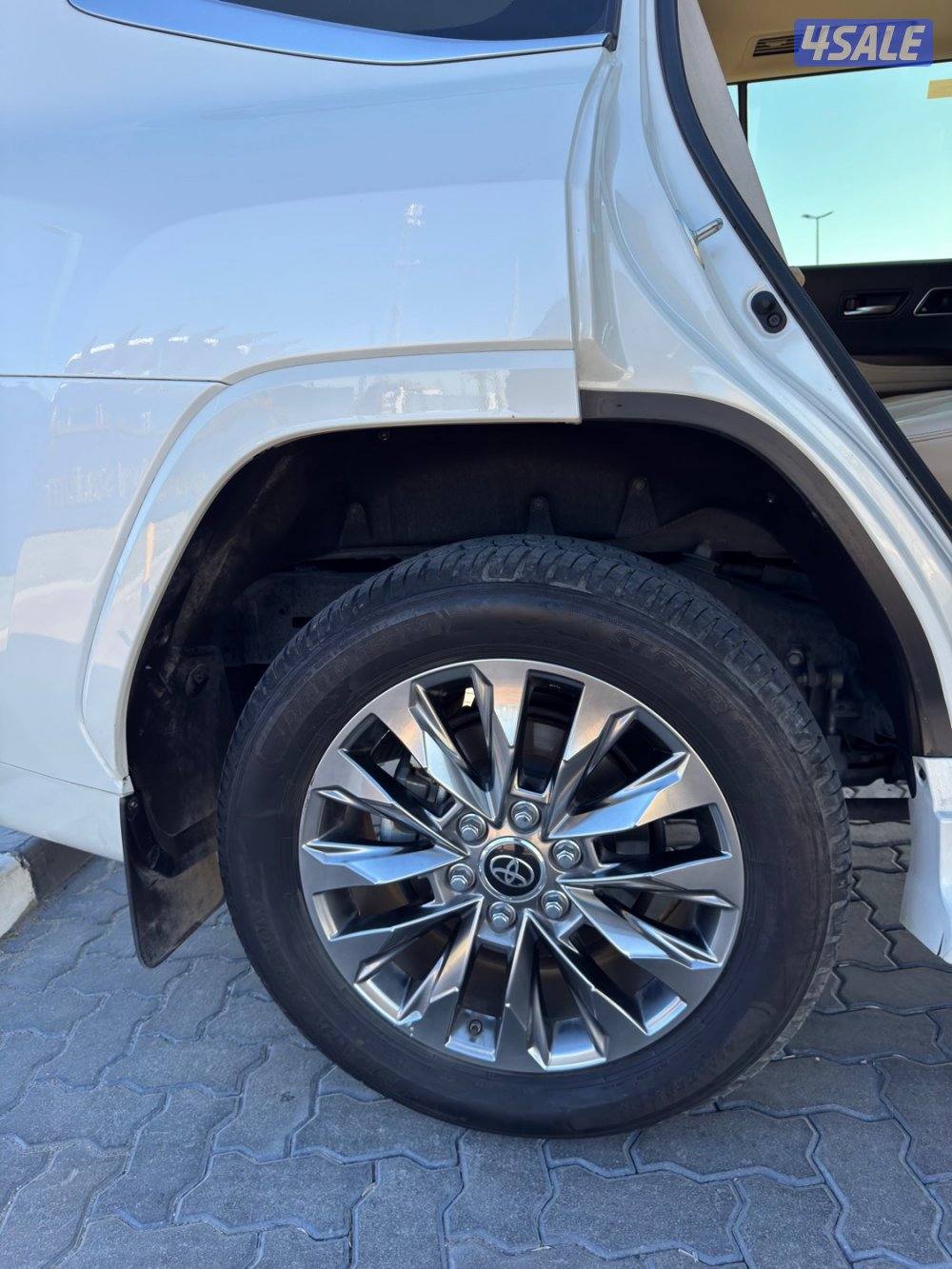 لاندكروزر  GXR AERO S14