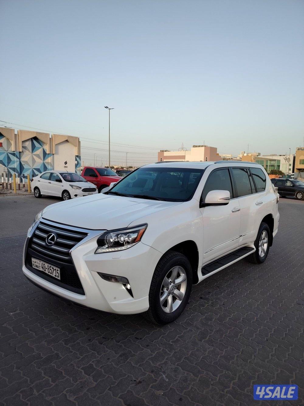 لكزس GX460بحاله نادرا ماشي٨٥ الف0