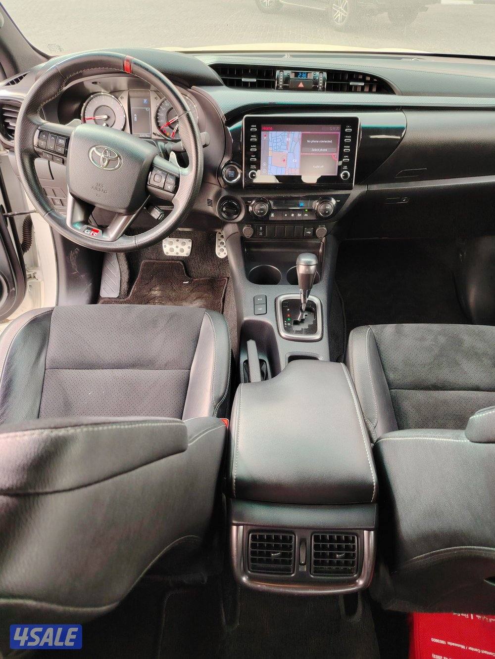 هايلكس ٢٠٢٤ GR ماشي٣٢ السلير4