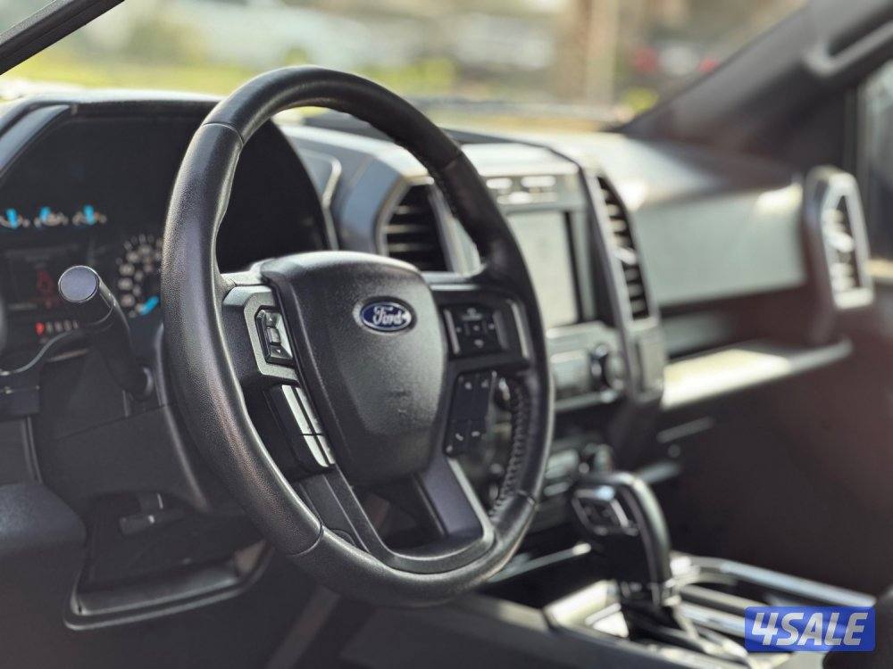 للبيع وانيت فورد FX4 ماشي ١٢٩ الف كيلو6