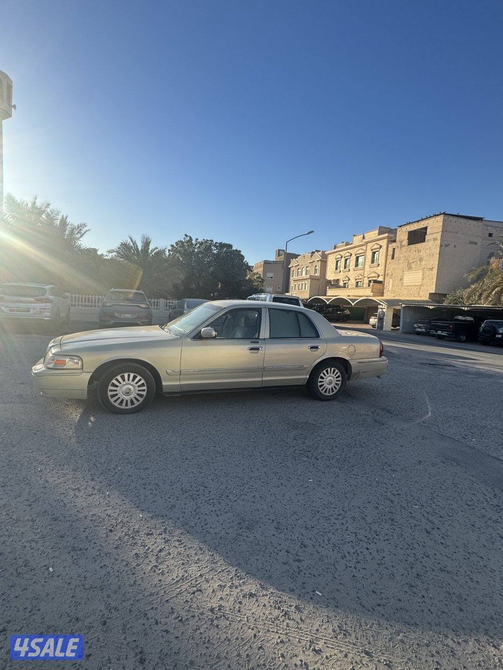 للبيع فورد ماركيز موديل 20083