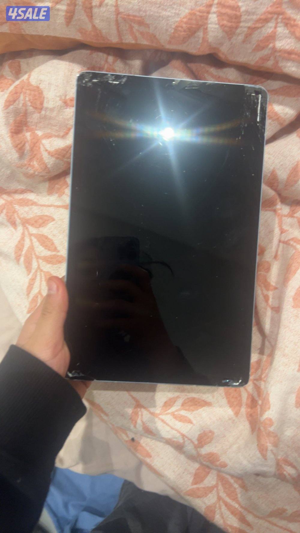 آيباد سامسونج شوي مكسور من الزاويا ومشكلته ناسيه الرمز1