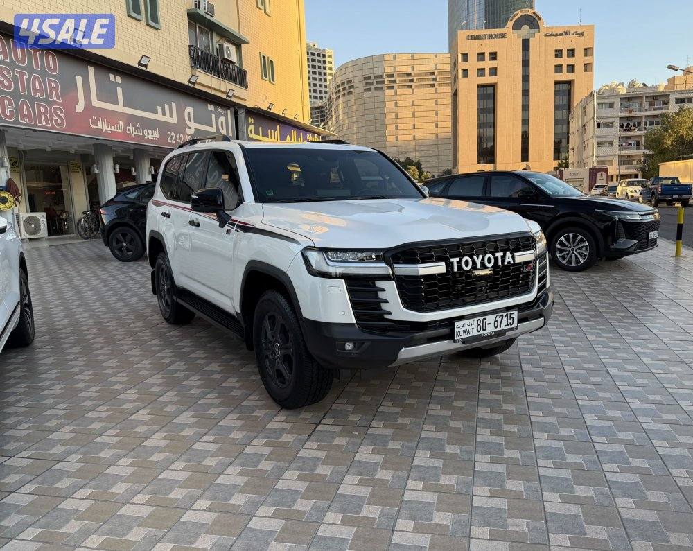 لاندكروس GR سبورت 2023 عداد 27 الف الساير صبغ وكالة تحت الكفالة0