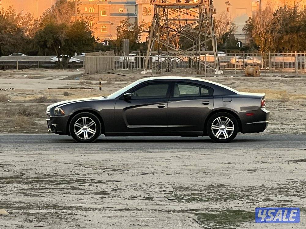 للبيع فقط شارجر 2014 شرط الفحص جير ماكينه شاصي2