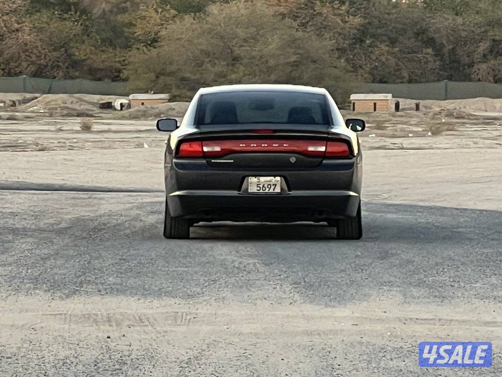 للبيع فقط شارجر 2014 شرط الفحص جير ماكينه شاصي4