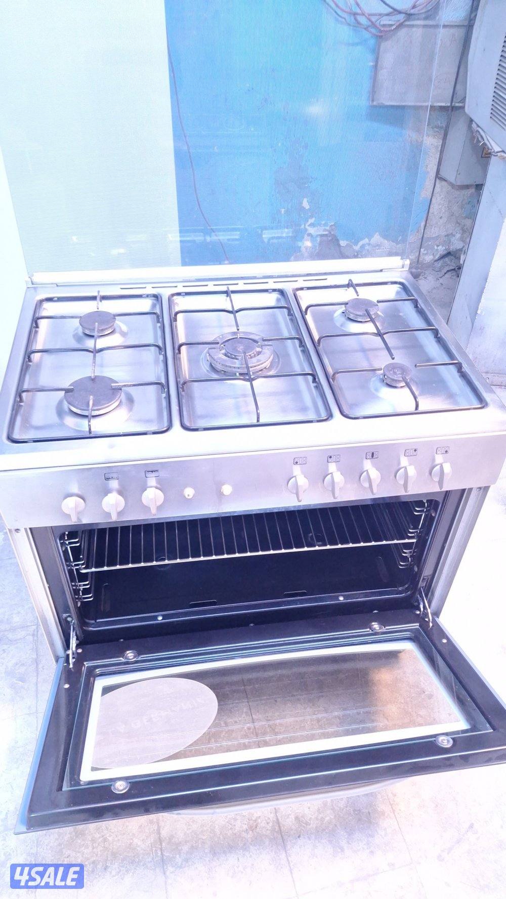 بيع طباخ لاجرمانيا إيطالي مقاس 90/60سم بحاله ممتازه جدا مع التوصيل وال1