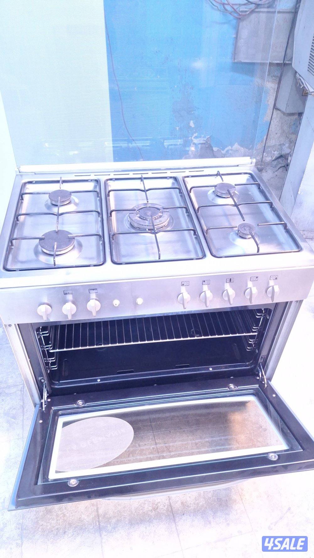 بيع طباخ لاجرمانيا إيطالي مقاس 90/60سم بحاله ممتازه جدا مع التوصيل وال2