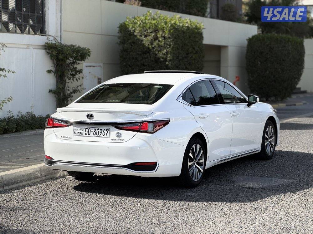 لكزس ES250 موديل 2021 عداد 102 صبغ وكالة الساير صدفي3