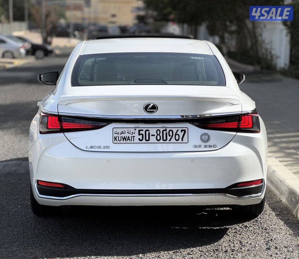 لكزس ES250 موديل 2021 عداد 102 صبغ وكالة الساير صدفي7