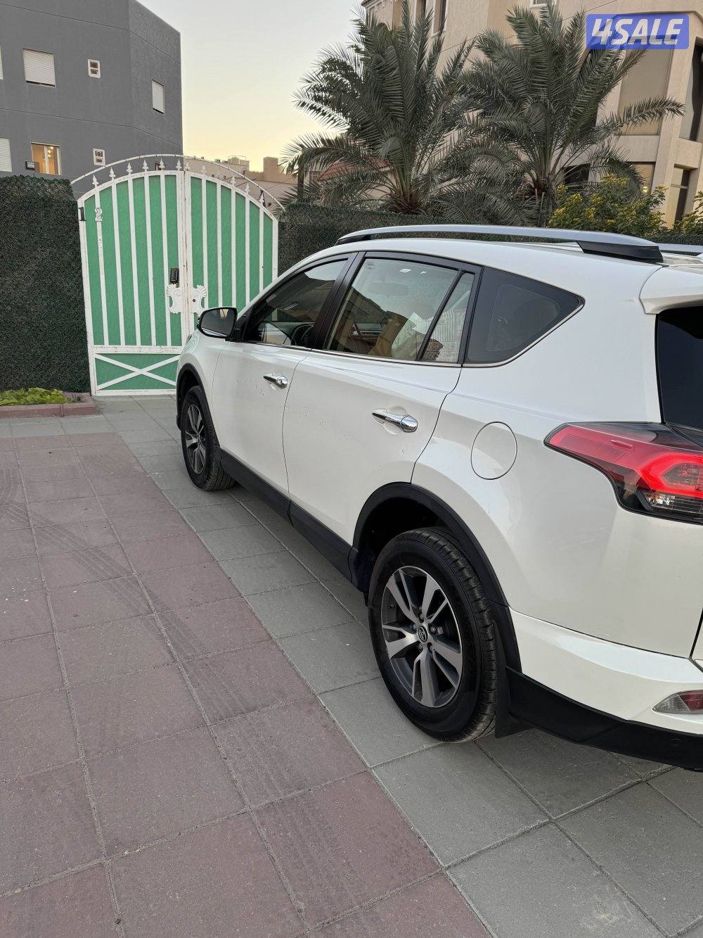 للبيع راف 4 مديل 20182