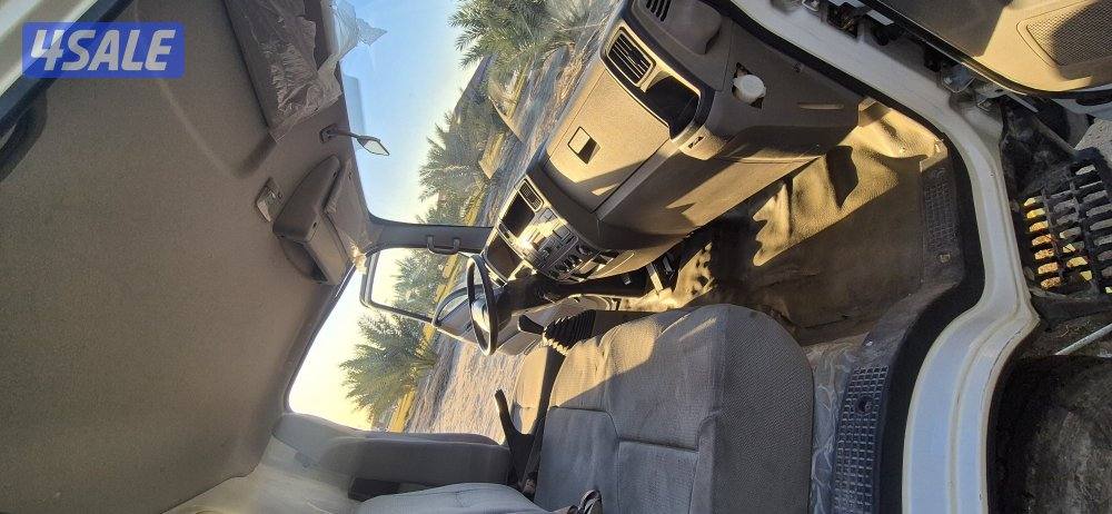 بقاله متنقله مجهز بالكامل مايبيلها شي3