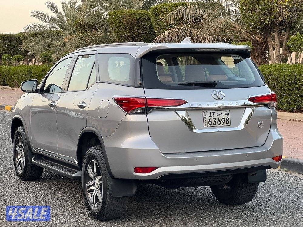 فورتنر 2020 عداد 63 الف فقط بحالة المصنع2