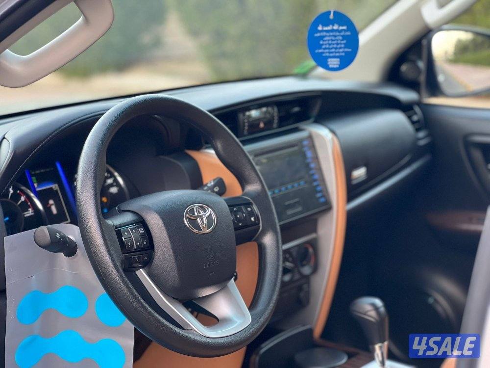 فورتنر 2020 عداد 63 الف فقط بحالة المصنع4