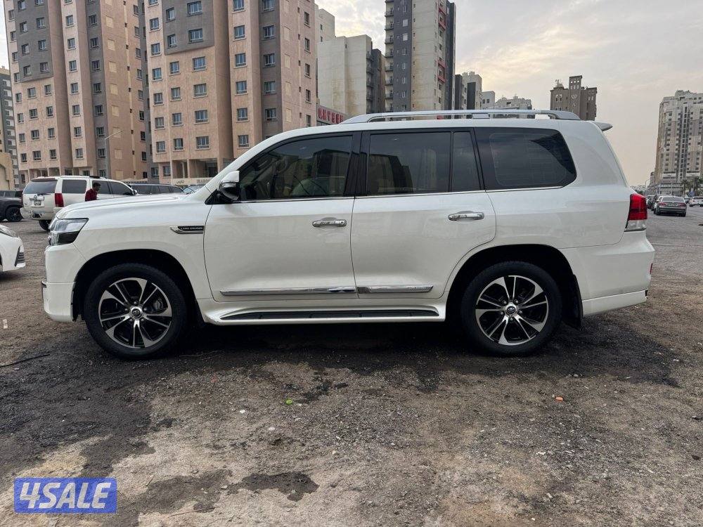 Land Cruiser 20213