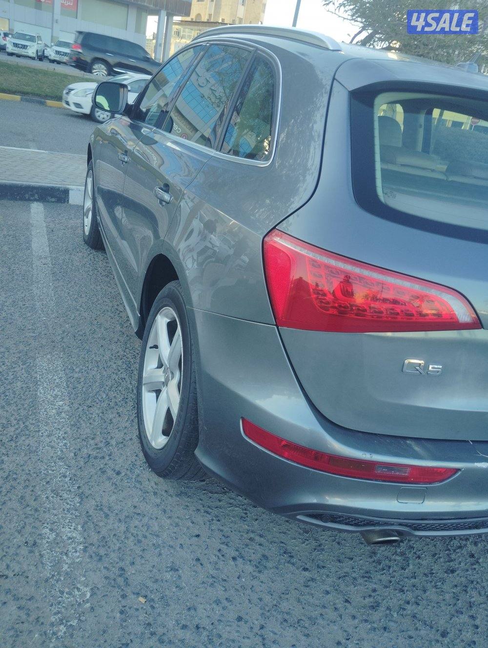 للبيع جيب اودي كيو ٥ شرط الغحص مرفق صورة فحص جيرمكينه شاصي عدا ١٦٨9