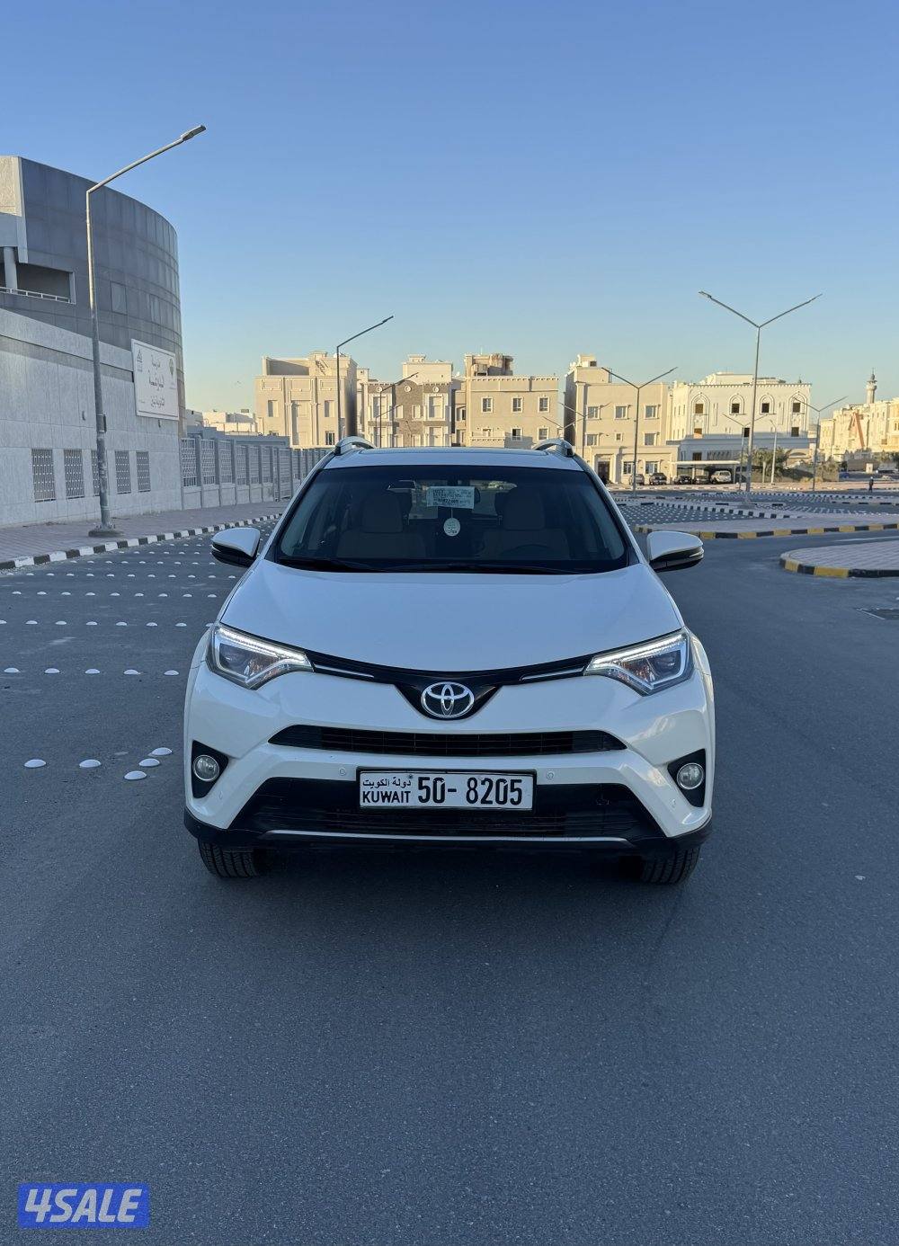 للبيع راف فور 2018 اللون ابيض0