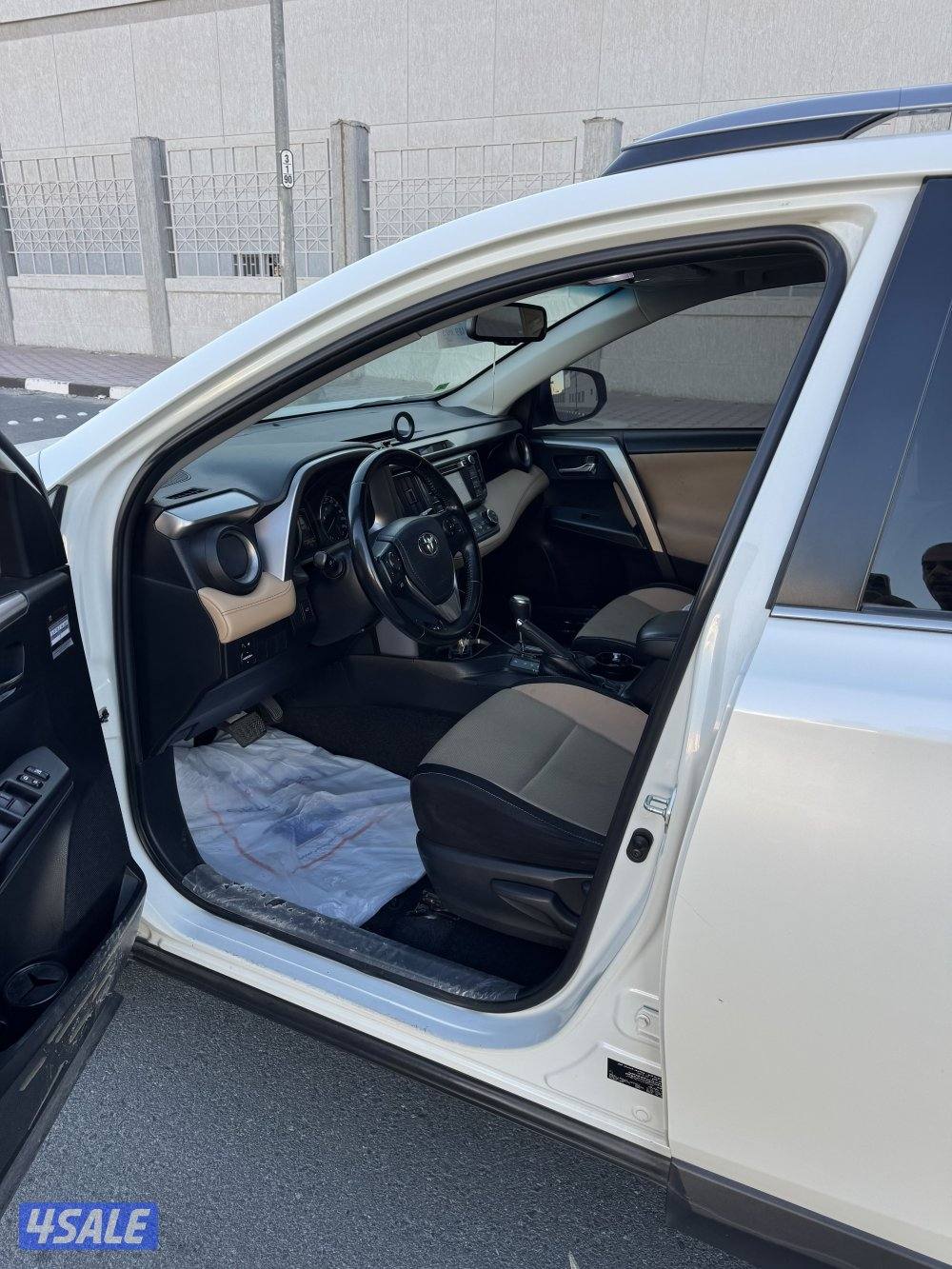 للبيع راف فور 2018 اللون ابيض2