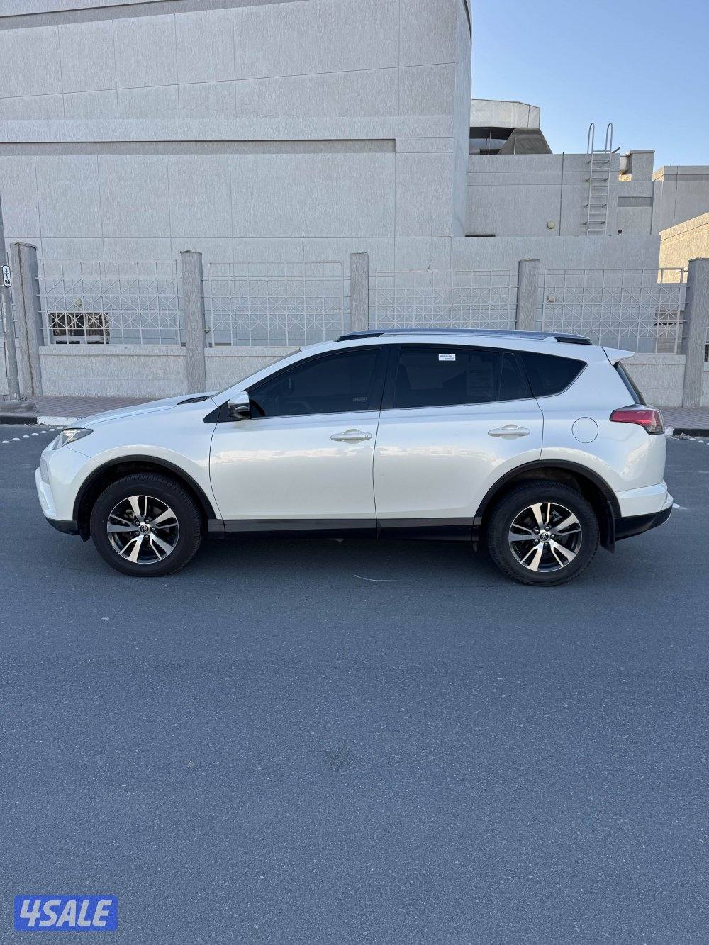 للبيع راف فور 2018 اللون ابيض4