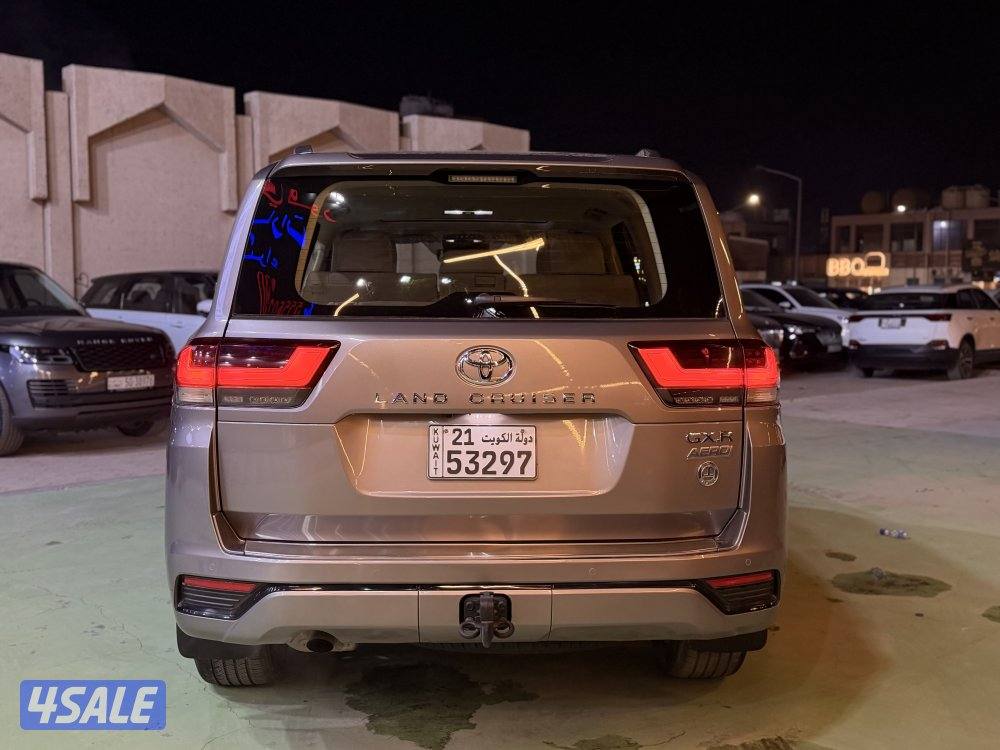 للبيع كاش بالأقساط لاندكروزر GXR AERO 20224