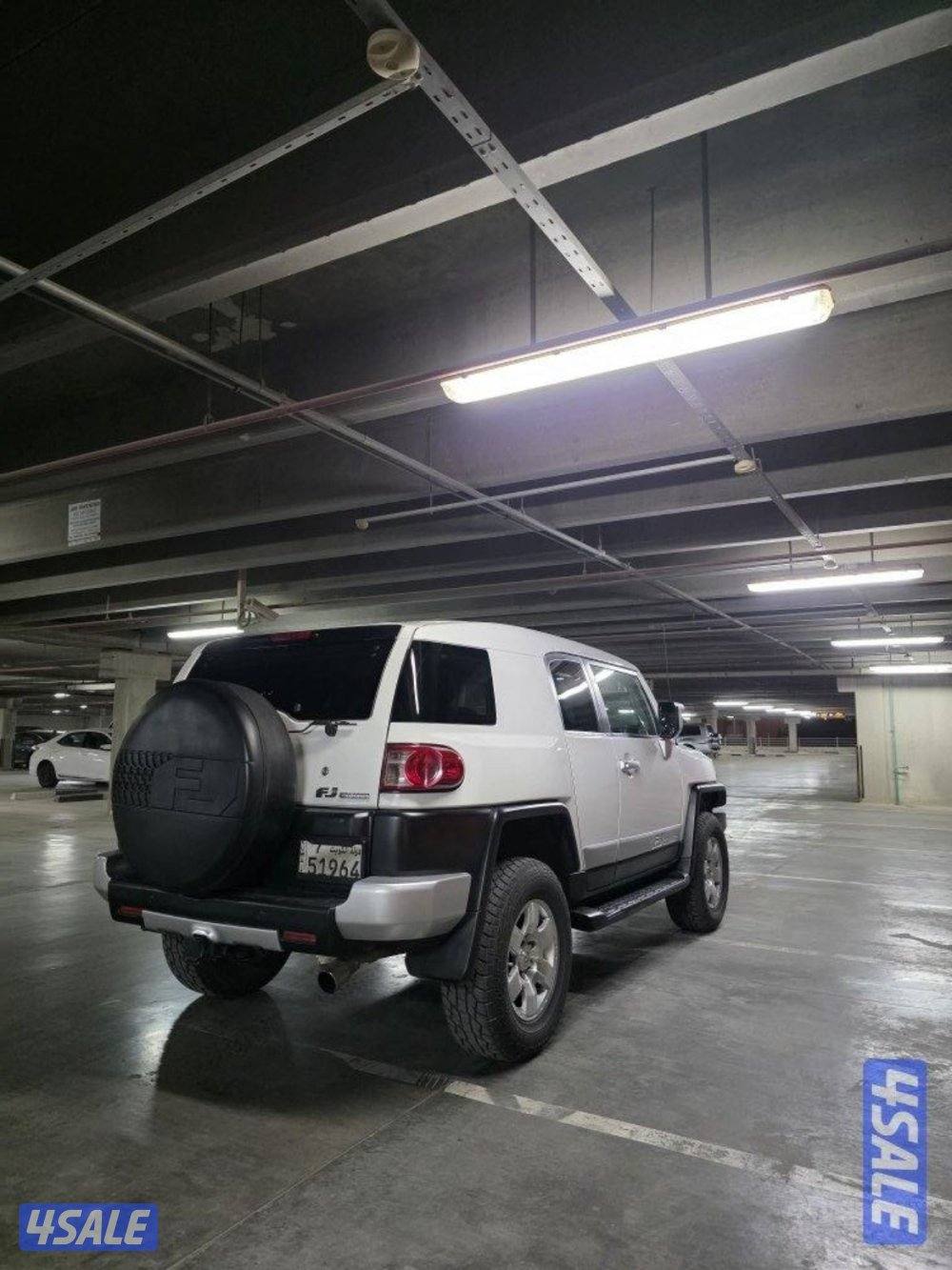 للبيع جيب fj2
