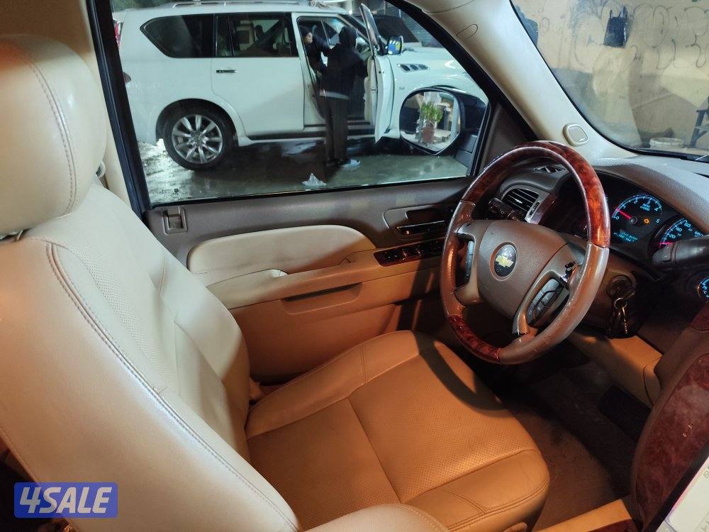 تاهو 2011LTZ أسود بحالة ممتازة7