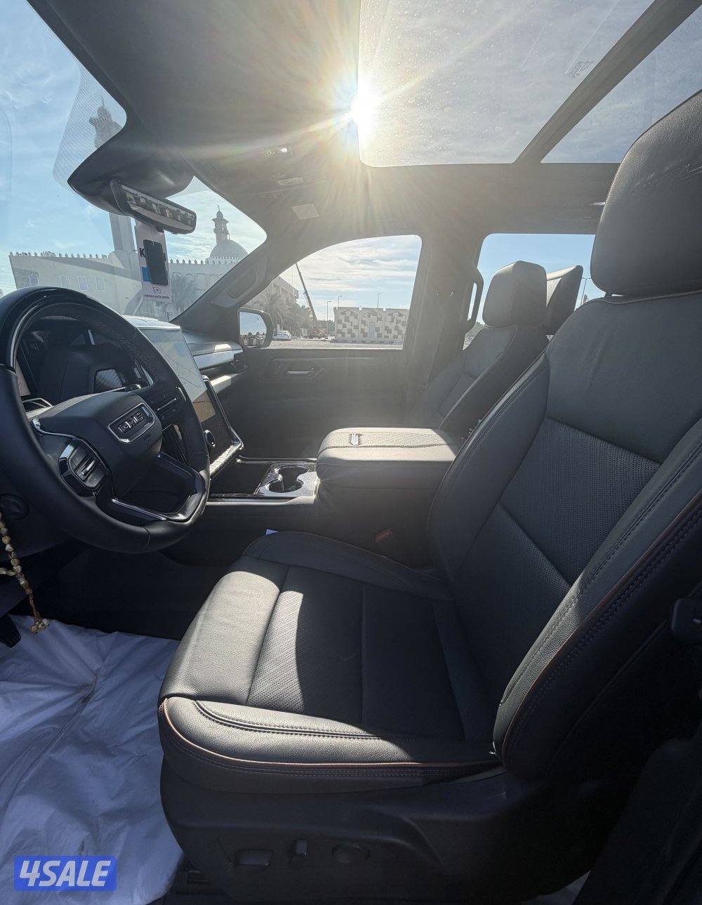 للبيع يوكن AT4 موديل 202510