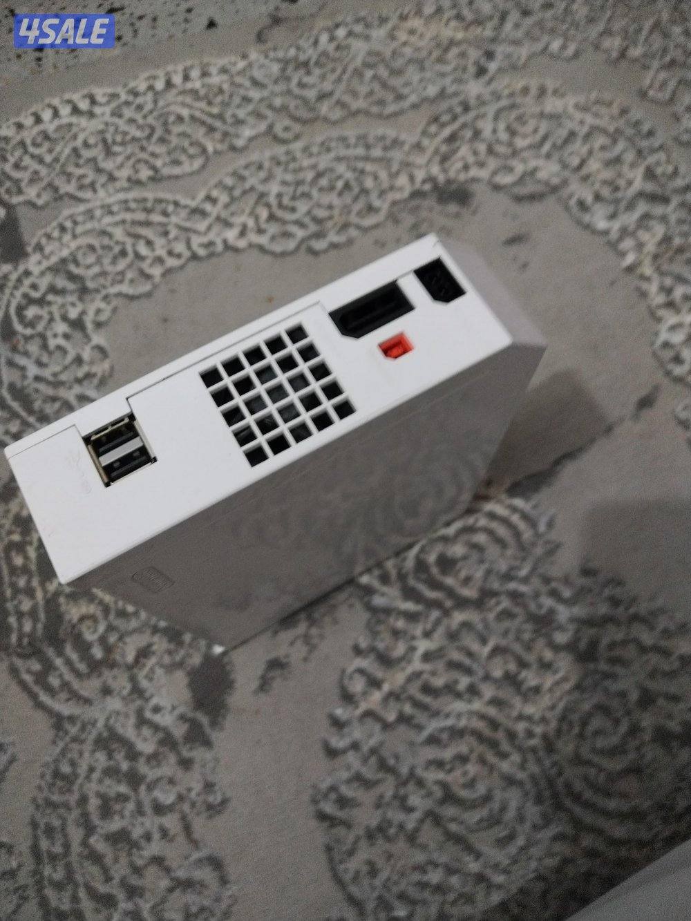 نيتيندو وي شغال مافيه شي بس بدون أغراض بس الجهاز و لو تبي تبدل عادي4