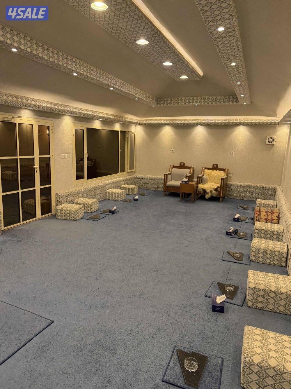 للبيع خيمة ملكية2