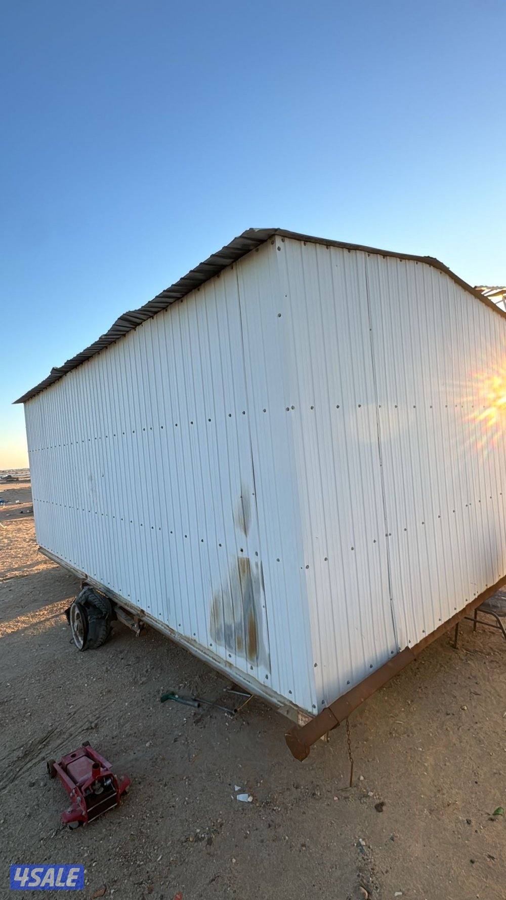 للبيع شاليه وعرزاله وعربانه اغراض مخيم كامل حمام عزكم الله وخيمتين 6/40