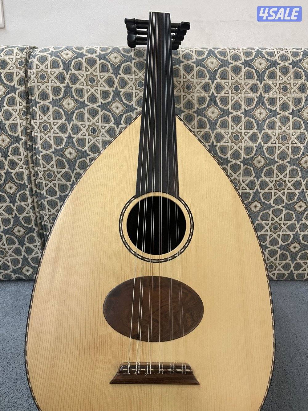 للبيع عود لوثير صناعت عمرو مصطفى أوتاره جديده والعود نضيف0