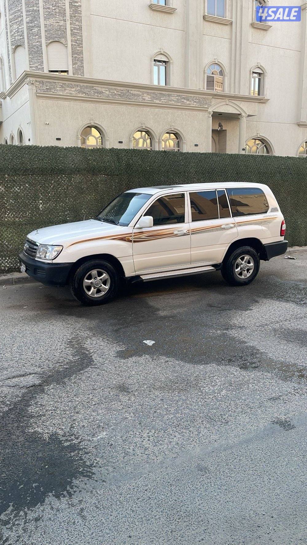 للبيع لاند كروزر 2003 قير عادي اساس6