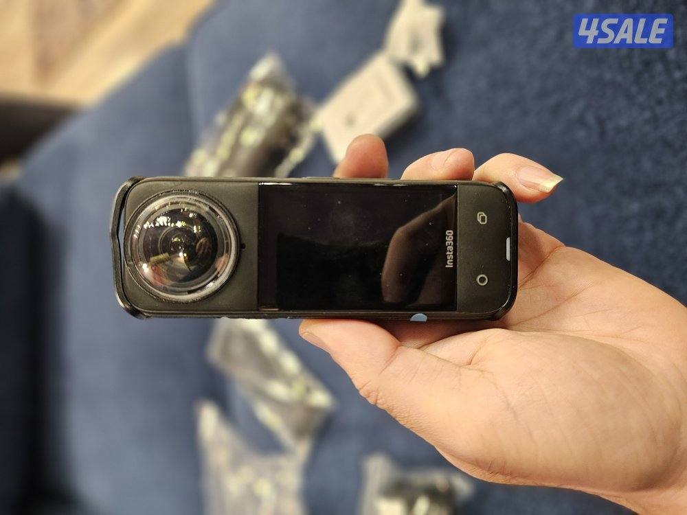 للبيع. Insta360 x40