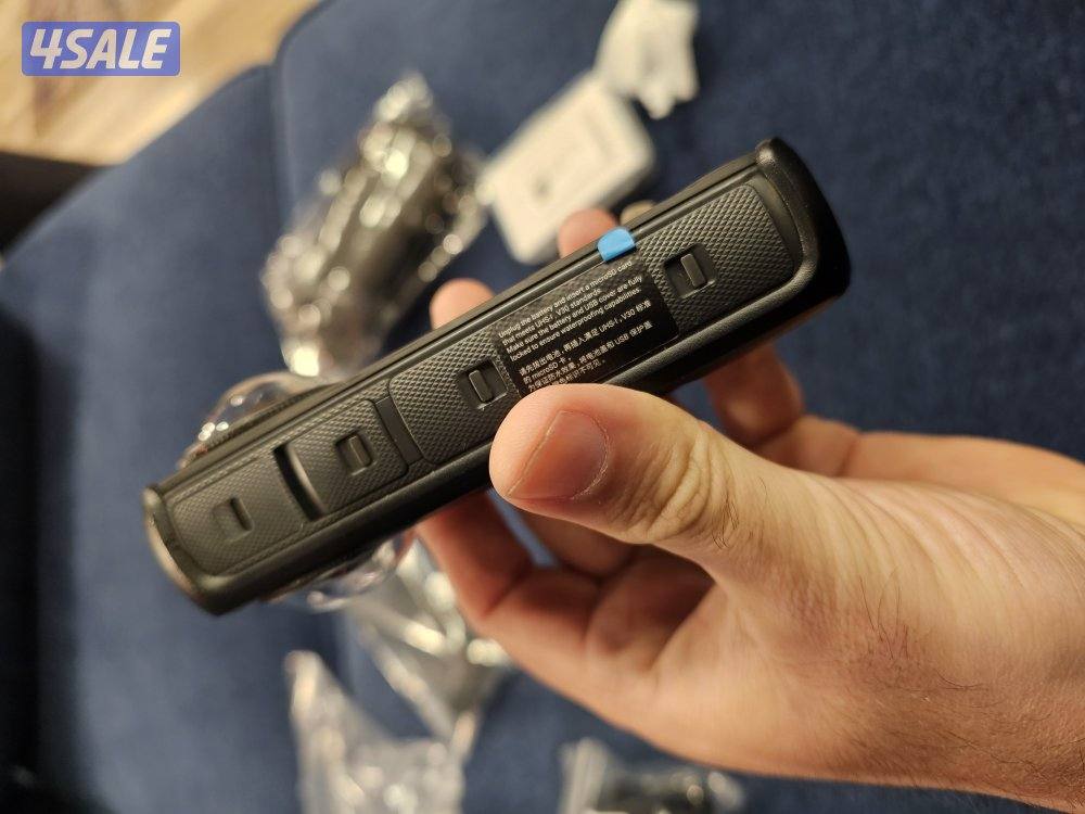 للبيع. Insta360 x41